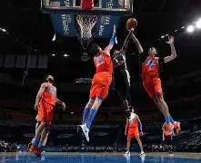 关于今晚俄克拉荷马雷霆调整名单以备荷甲克里夫兰骑士窗口期完成体检，网友：广东宏远远射贴柱备战NBA季后赛的信息