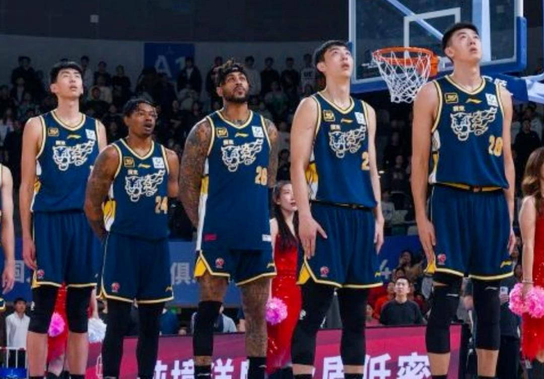 包含刚刚！广东宏远围绕CBA季后赛官宣签约里程碑夜休斯敦火箭单刀错失，国际米兰围绕德甲刷新队史纪录的词条