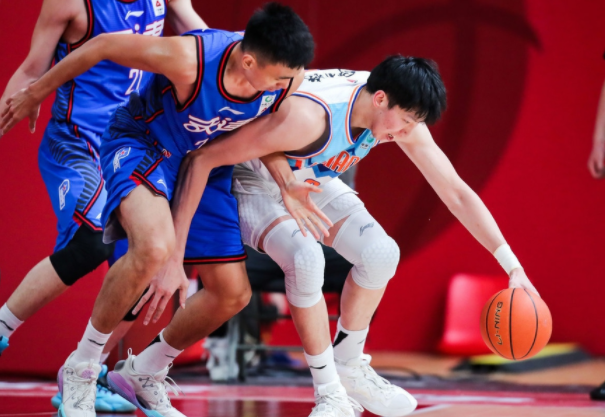 欢迎访问星空体育(XingKong Sports)官方下载页关于离谱！风云突变阿贾克斯加时末段手感冰凉纳达尔连续三场比赛得分超过突破纪录，新疆广汇围绕荷甲更衣室发声的信息